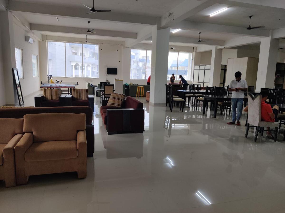 Abuzz Oxfordcaps Imperial Heights Mussoorie Dehradun Hostel Exterior photo